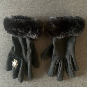 Betsey Johnson Cameo Women's Black Plush Fur Gloves Size Small/Medium